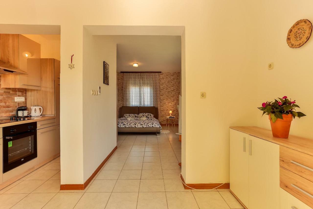 Apartments Dora Victoria Dream Medulin Exterior photo