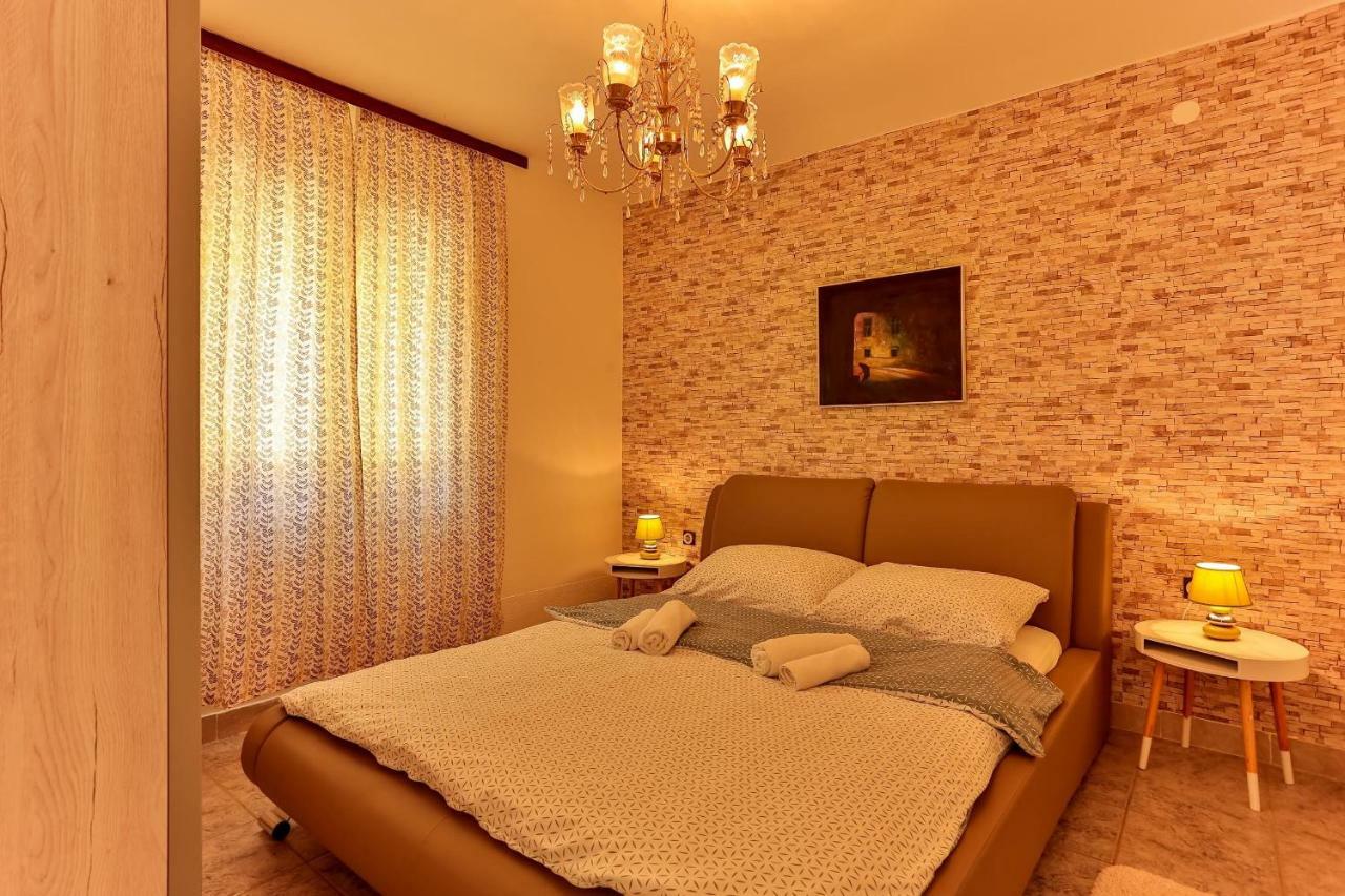 Apartments Dora Victoria Dream Medulin Exterior photo